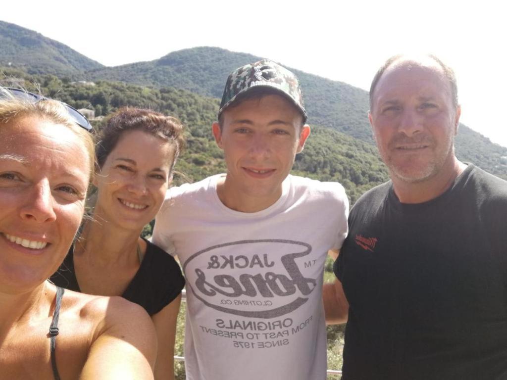 Cap Corse Uribellinu 2 Formule Petit Dejeuner Santa-Maria-di-Lota Luaran gambar